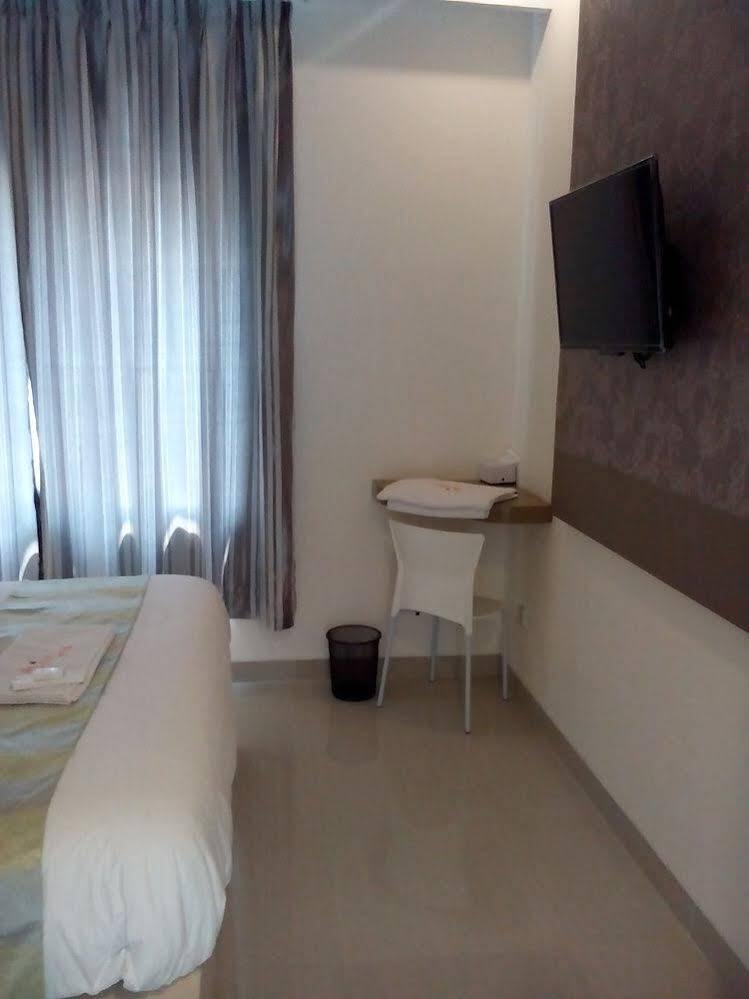 The Arizon At Malioboro Hotel Jogjakarta Buitenkant foto